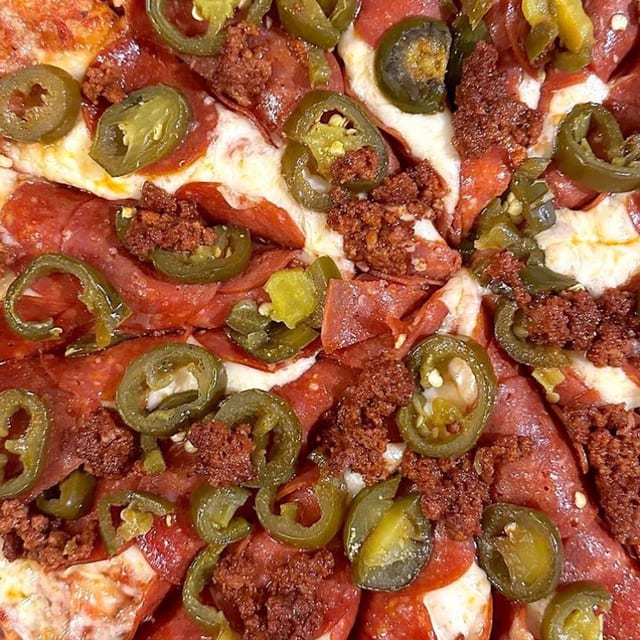 MEDIUM 3 TOPPING.
