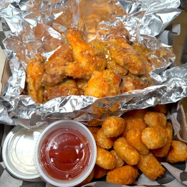 10 PC WINGS GARLIC PARM.